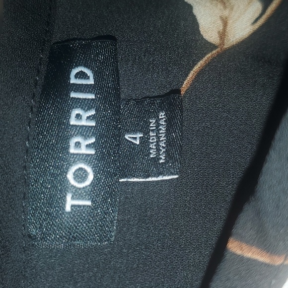 Torrid Floral Tank - Picture 5 of 5